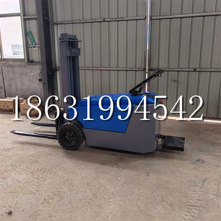 顺城区全电动叉车插腿式堆高车液压装卸车1.5吨升高小型站驾式铲车